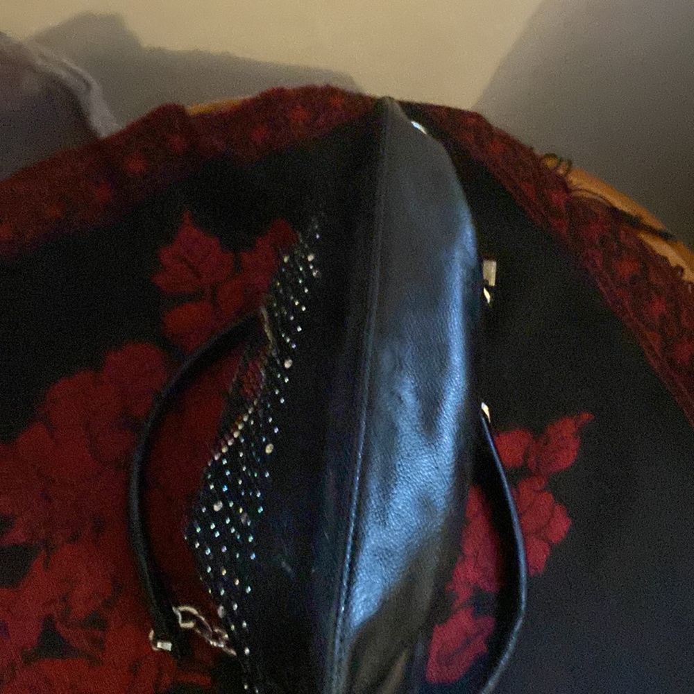 Gorgeous Halloween/goth handbag front multiple colored crystals design of skull - Picture 5 of 5